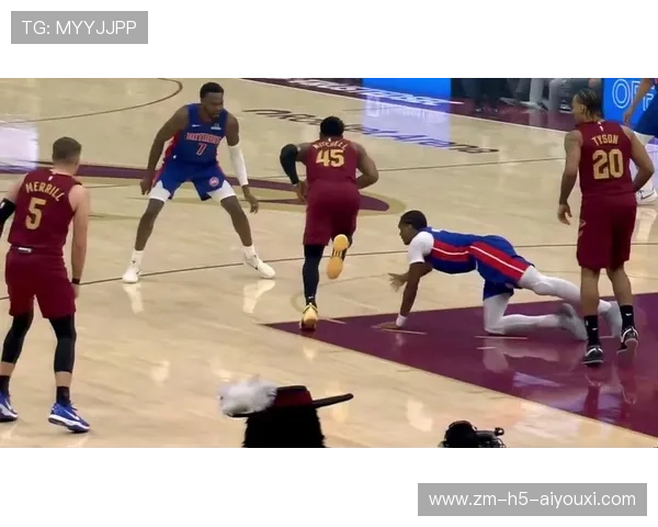 NBA米切尔强势突破两步上篮稳稳命中：训练场雕琢出的关键瞬间