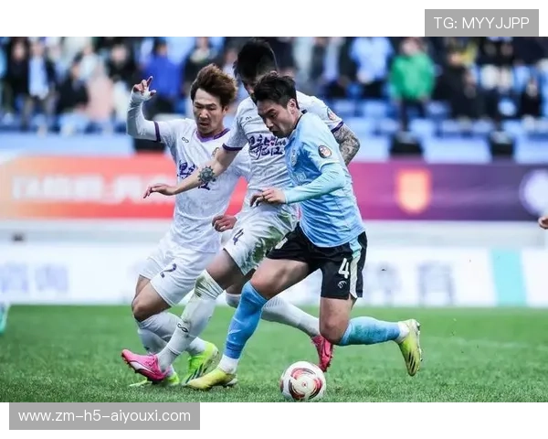 大连英博王禹前场策动直塞