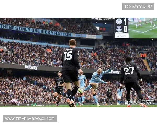 英超前3仅差3分，曼联奋力追赶第4，争冠悬念重燃